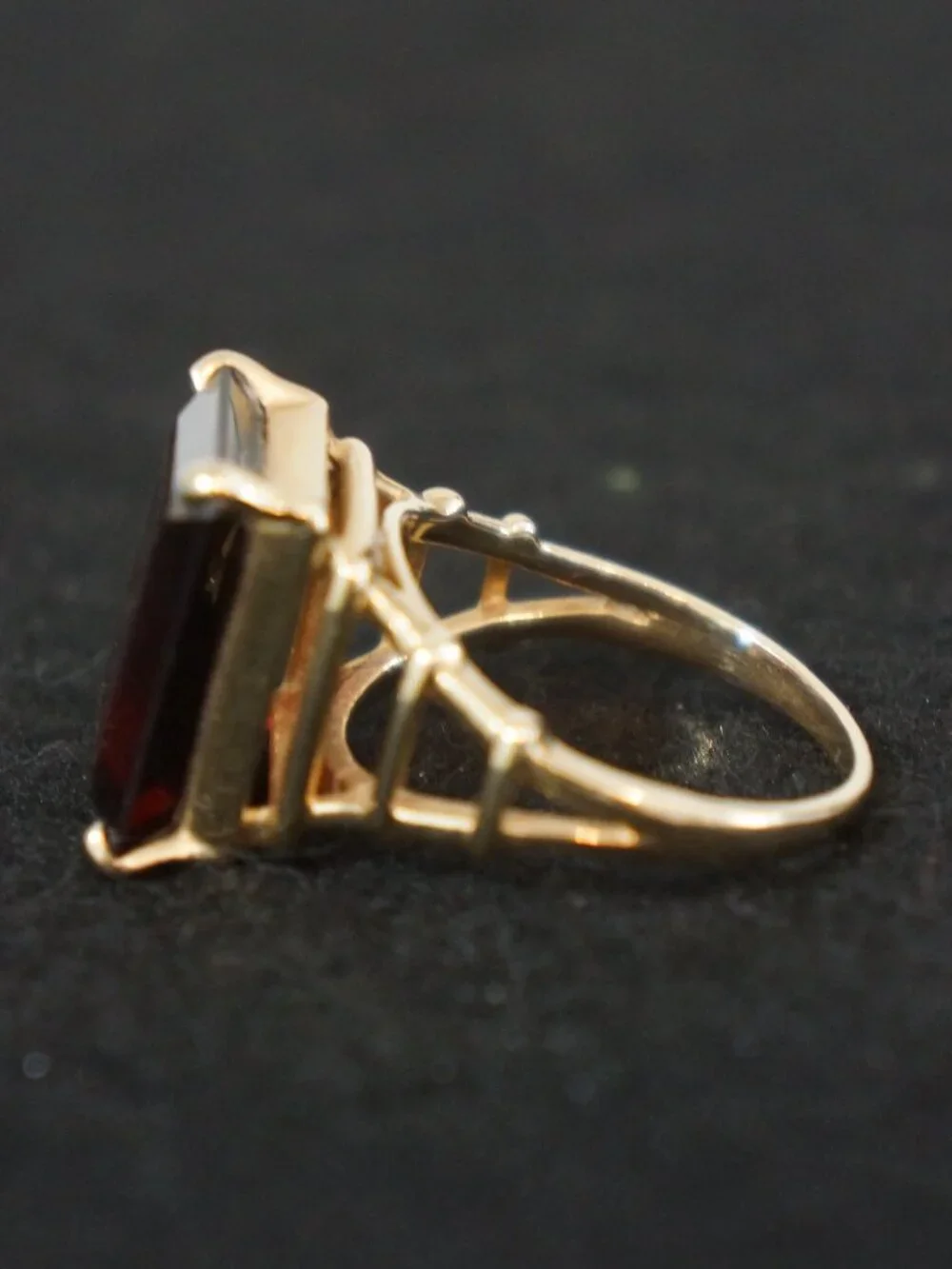 Vintage 14K Gold Emerald-Cut Garnet Architectural Cocktail Ring - Size 8.5